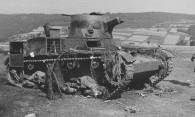 Vickers E destroyed near Trzciana 2 THUMBNAIL