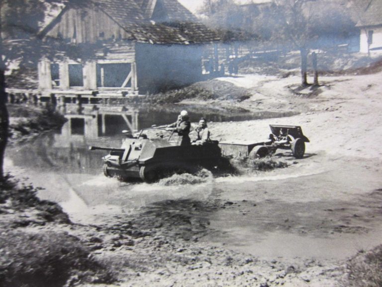 TKS-D-crossing-river